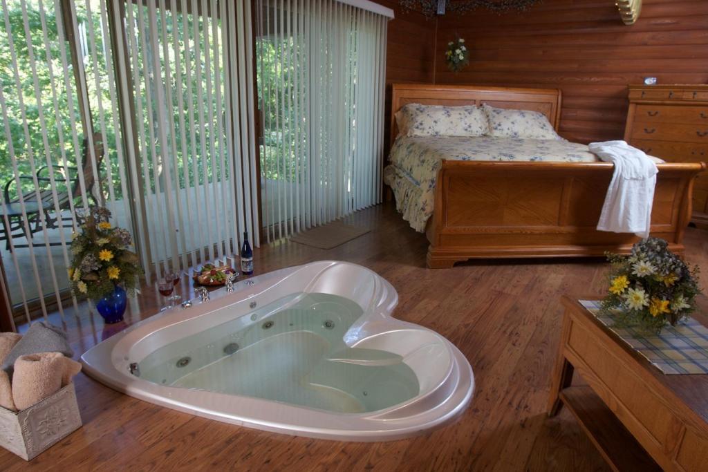 Serenity Springs - Michigan City Hotel Springfield Habitación foto
